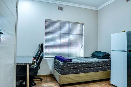 1 Bedroom Apartment in Valhalla