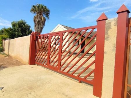 2 Bedroom house to rent in Mabopane Unit X