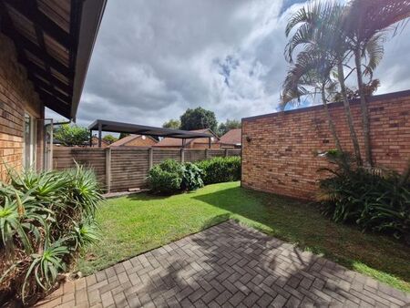2 Bedroom townhouse - sectional to rent in Die Hoewes, Centurion