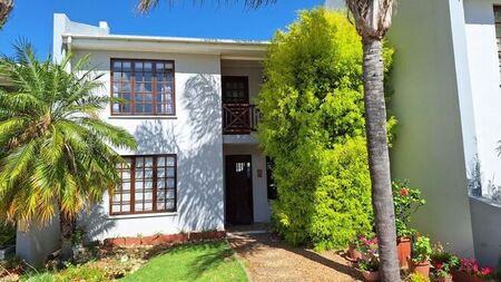 3 Bedroom duplex townhouse - sectional to rent in Robertson