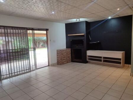 4 Bedroom house to rent in Pellissier, Bloemfontein