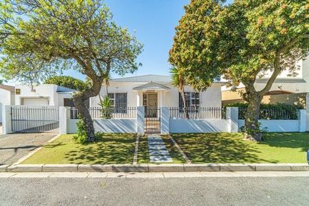 4 Bedroom house to rent in Crawford, Cape Town