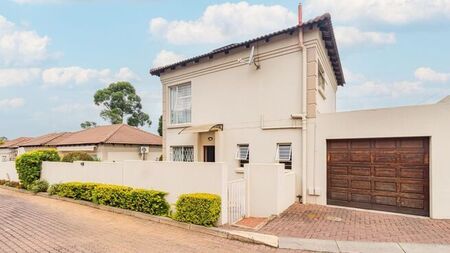 2 Bedroom cluster to rent in Sharonlea, Randburg