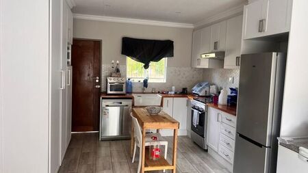 2 Bedroom townhouse - sectional to rent in Langenhovenpark, Bloemfontein