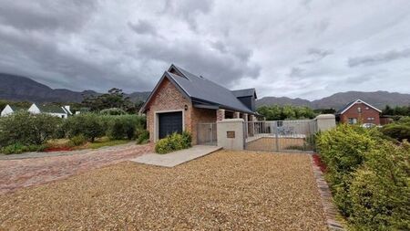 3 Bedroom house to rent in Tre Donne Estate, Somerset West