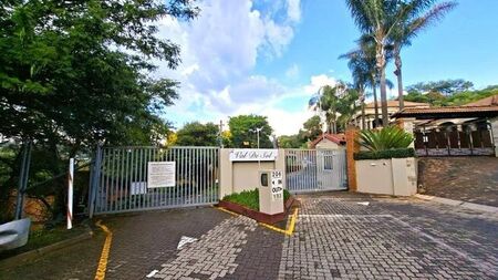 2 Bedroom townhouse - freehold to rent in Waterkloof Park, Pretoria