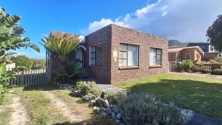 2 Bedroom House in Kleinmond