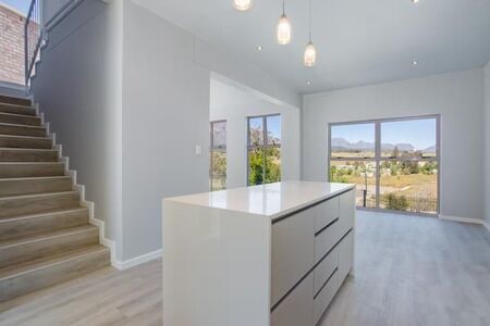 3 Bedroom Duplex in Wellington North