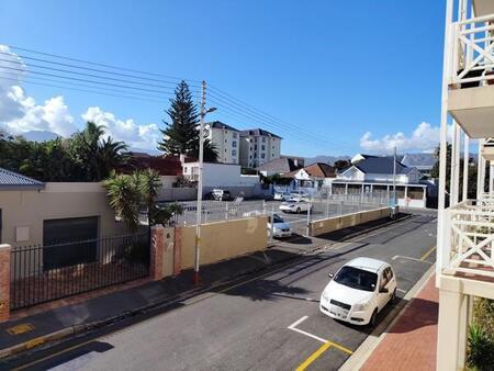 1 Bedroom Apartment in Strand South