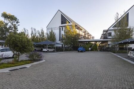 1 Bedroom Apartment in Paardevlei