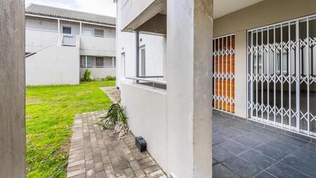 3 Bedroom Apartment in Paarl Central East
