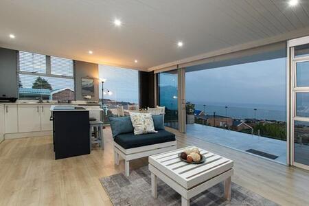 1 Bedroom Apartment in Dana Bay