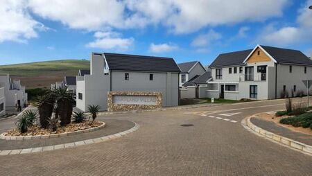 2 Bedroom Townhouse in Hartenbos