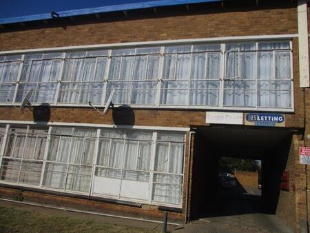 2 Bedroom Flat in Vereeniging Central