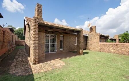 2 Bedroom House in Rensburg