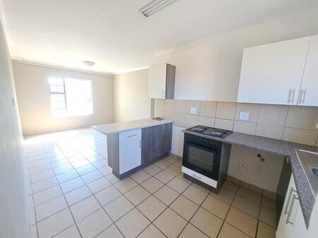 2 Bedroom Apartment in Rooihuiskraal North