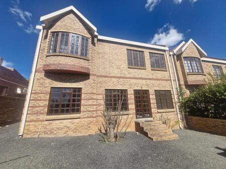 2 Bedroom Townhouse in Eureka