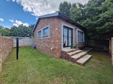 1 Bedroom Flat in Eureka