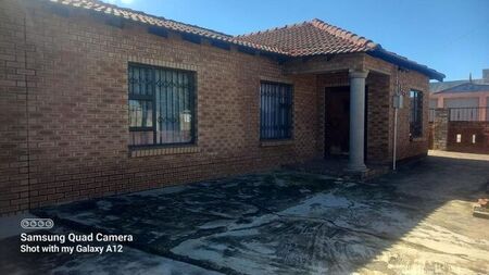 3 Bedroom house to rent in Meadowlands East, Soweto