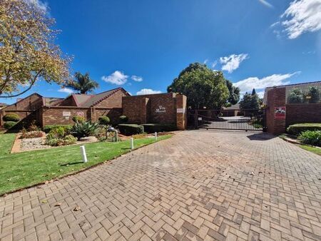 2 Bedroom townhouse - sectional to rent in Rietvalleirand, Pretoria