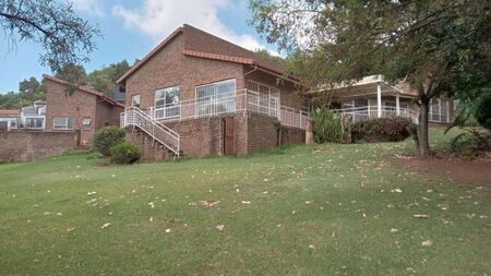 4 Bedroom house to rent in Kloofendal, Roodepoort