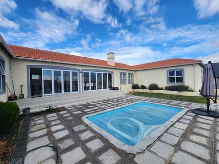 4 Bedroom House in Malmesbury