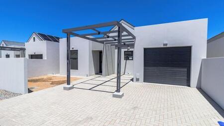 2 Bedroom House in Laguna