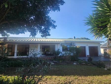 3 Bedroom House in Stilbaai Wes