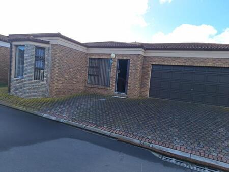 3 Bedroom Townhouse in Hartenbos