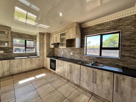 3 Bedroom Duet in Mountain View