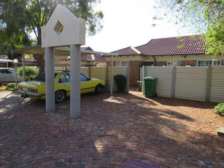 2 Bedroom Townhouse in Doornpoort