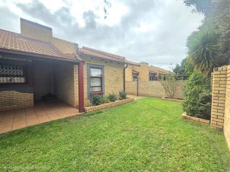 2 Bedroom Townhouse in Vanderbijlpark Sw