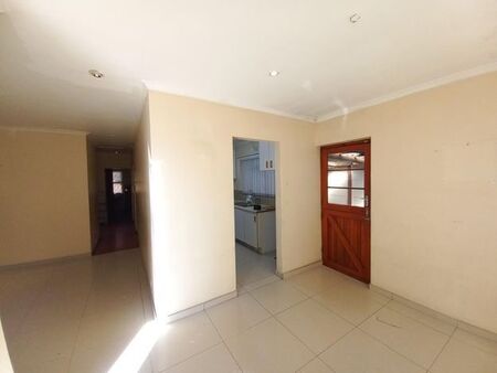 1 Bedroom bachelor to rent in Colorado Park, Mitchells Plain