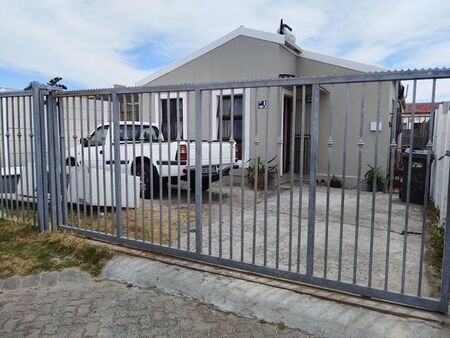 3 Bedroom house to rent in Strandfontein Village, Mitchells Plain