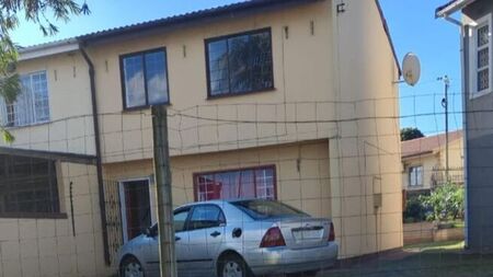 3 Bedroom duplex townhouse - sectional to rent in Northcroft, Phoenix