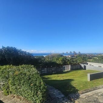 3 Bedroom Flat in Hibberdene