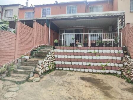 3 Bedroom Duplex in Eastbury