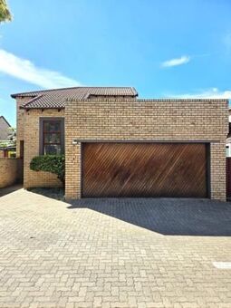 2 Bedroom Townhouse in Vanderbijlpark Sw