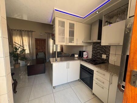 3 Bedroom house to rent in Chantelle, Akasia