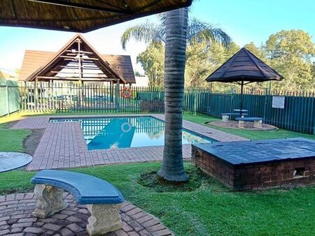 1 Bedroom townhouse - sectional to rent in Glen Marais, Kempton Park