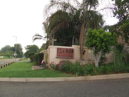 2 Bedroom duplex townhouse - sectional to rent in North Riding, Randburg