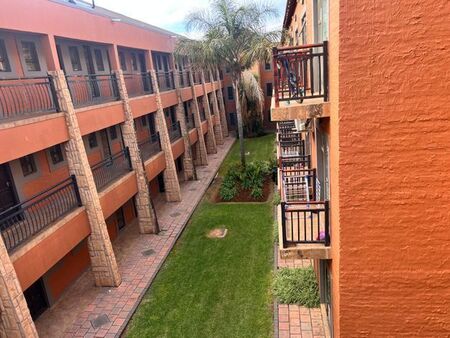 2 Bedroom apartment to rent in Langenhovenpark, Bloemfontein