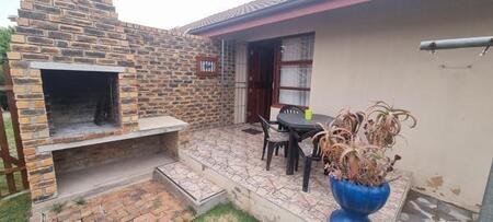 2 Bedroom Apartment in White City