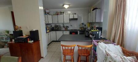 3 Bedroom Apartment in Amanzimtoti