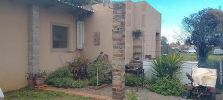 Bachelor apartment in Walkerville
