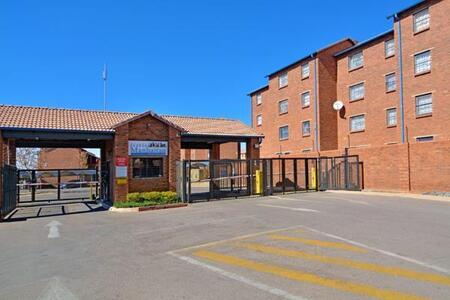 2 Bedroom Apartment in Pretoria West