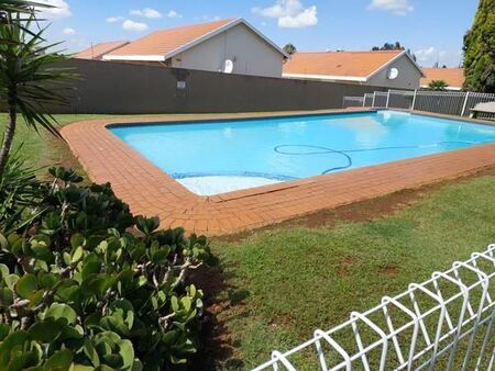 1 Bedroom Apartment in Vanderbijlpark Se