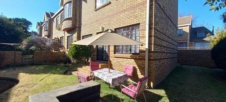 2 Bedroom Townhouse in Eureka