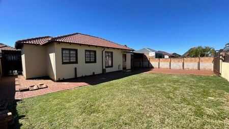 3 Bedroom house to rent in The Orchards, Akasia