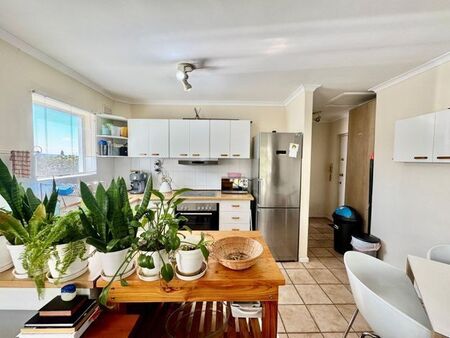 1 Bedroom apartment to rent in Claremont, Cape Town